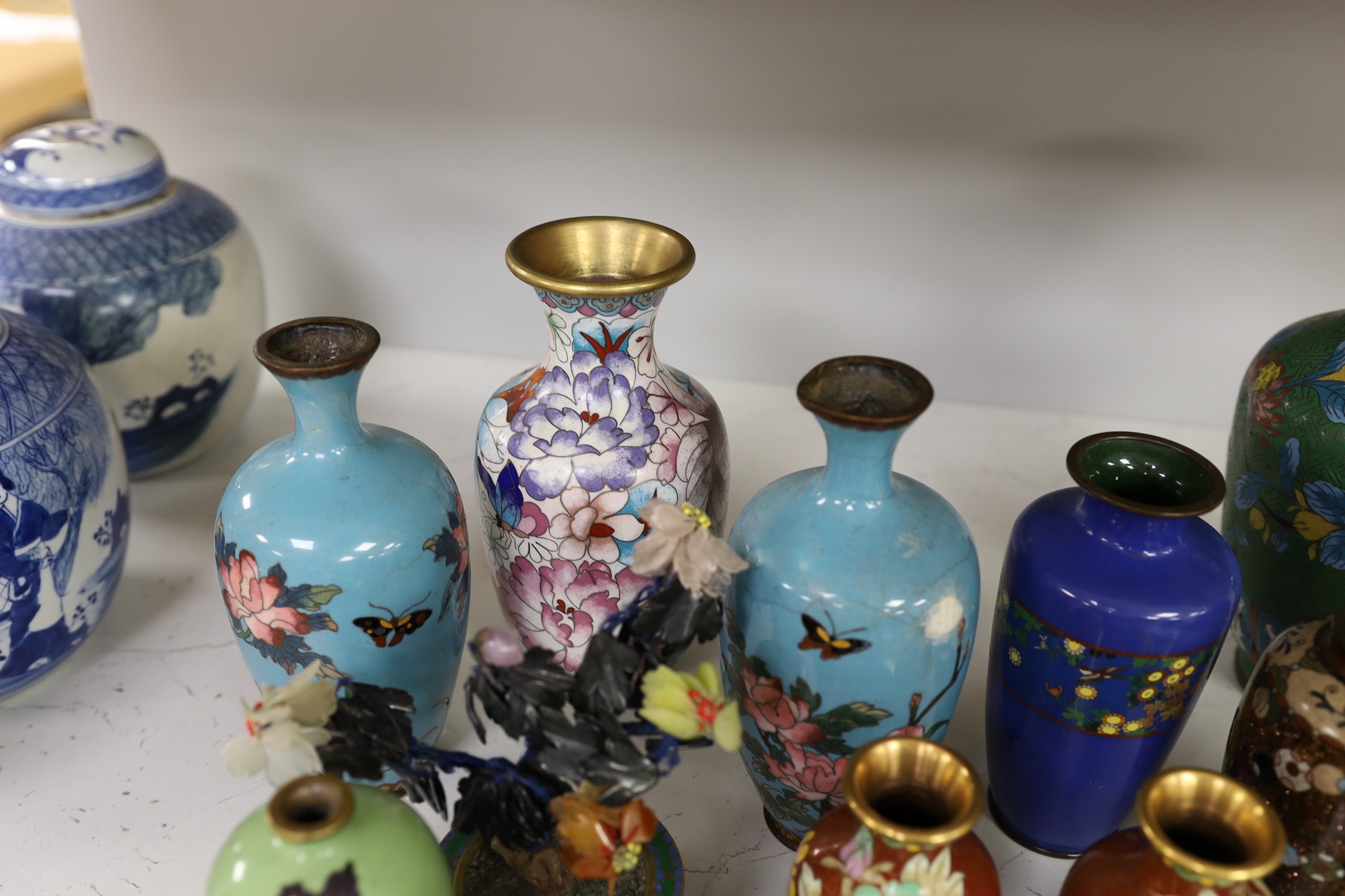 A group of Chinese and Japanese cloisonné enamel vases etc. tallest 22cm - Image 6 of 6