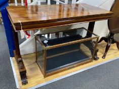 A William IV mahogany centre table, width 113cm, depth 55cm, height 73cm