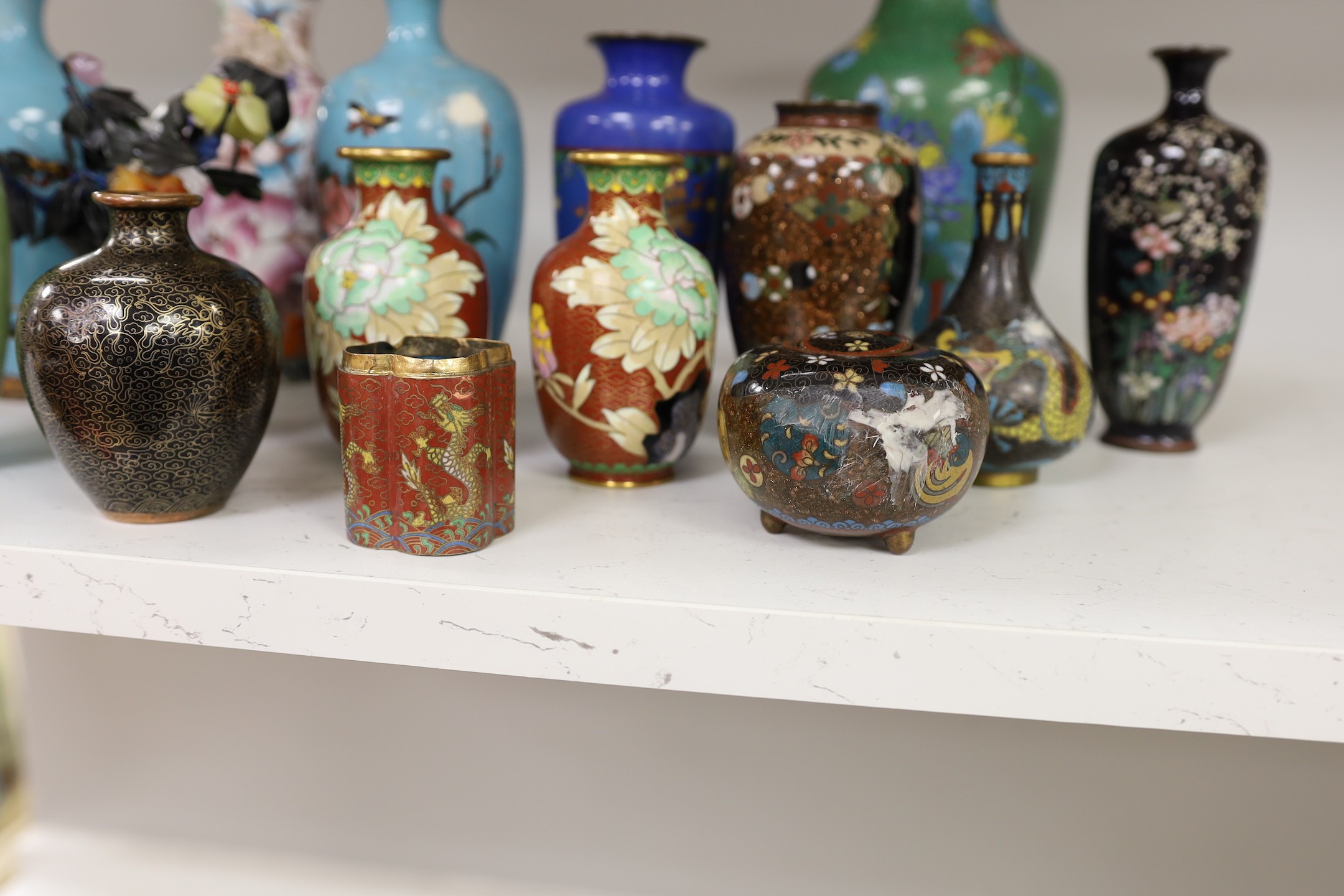 A group of Chinese and Japanese cloisonné enamel vases etc. tallest 22cm - Image 3 of 6