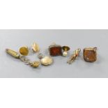 Mixed small jewellery including three yellow metal dress studs, an Egyptian 'mummy' charm, two