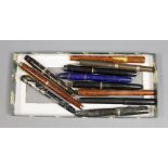 Eleven assorted fountain pens including Parker Vacumatic and Kingswood.