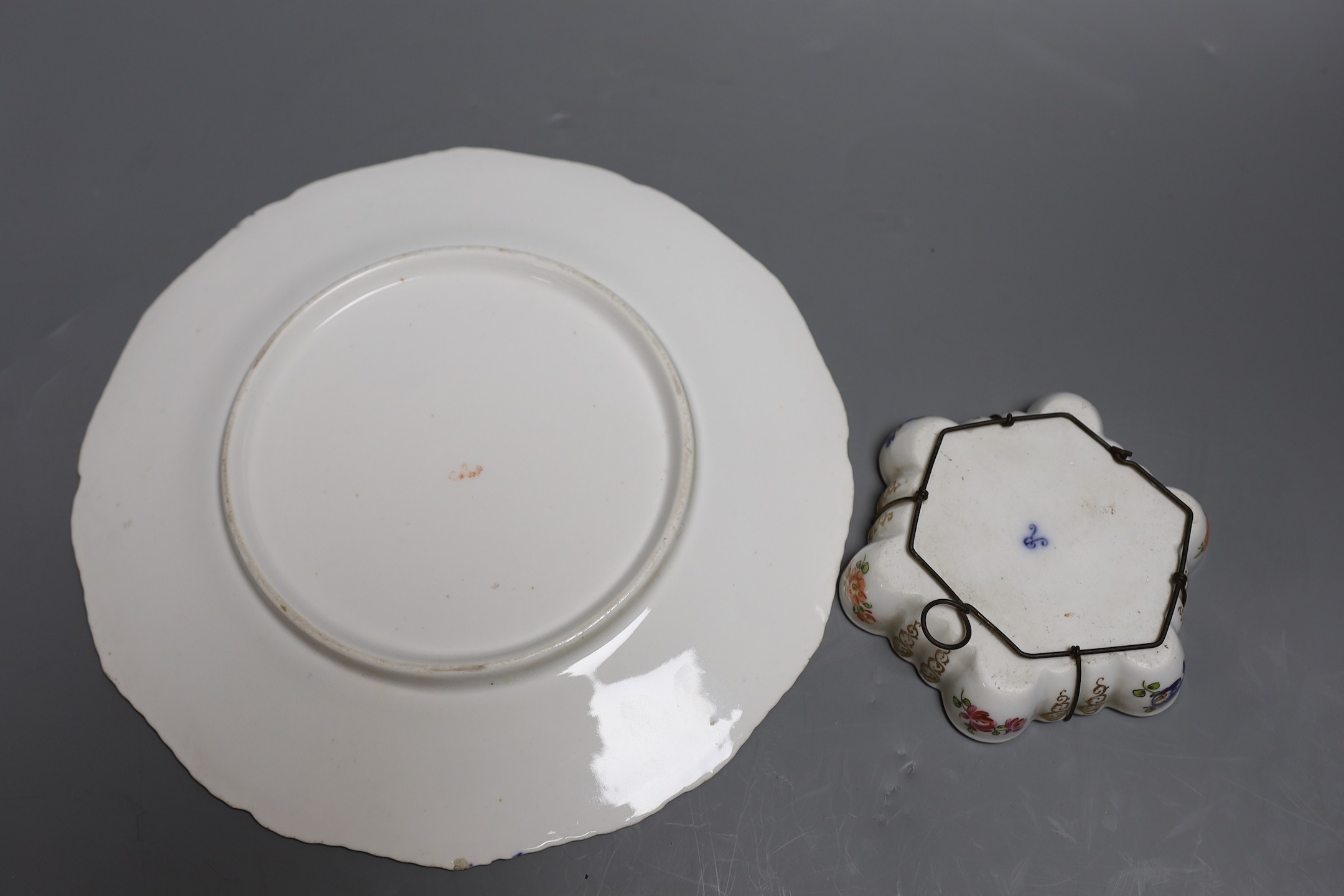 A Coalport plate and three other pieces,Plate 26 cms diameter, - Image 6 of 6