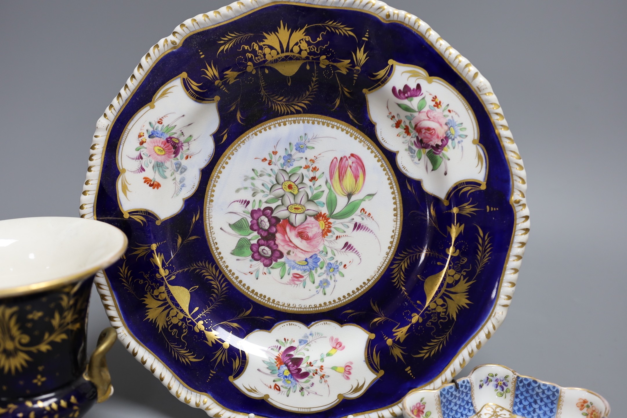 A Coalport plate and three other pieces,Plate 26 cms diameter, - Image 4 of 6