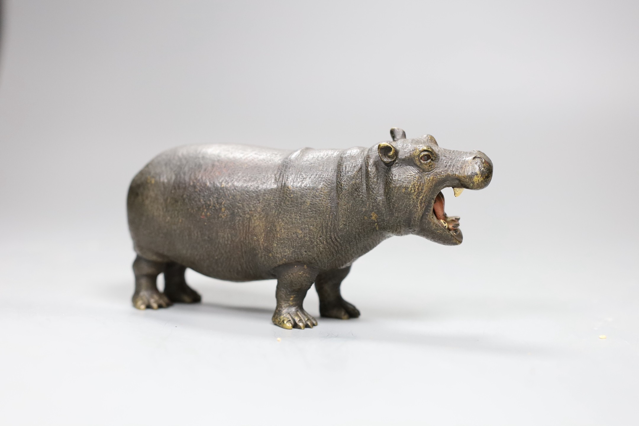 A Viennese cold painted bronze figure of a hippopotamus, 16cm long - Bild 2 aus 4
