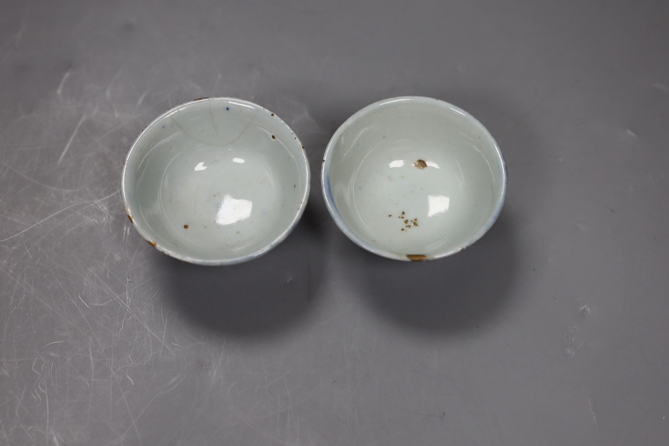 A pair of 18th century Chinese blue glazed cups, 3.5cm tall - Image 2 of 3