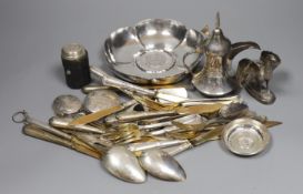 A Peruvian sterling dish with inset coin, an Egyptian white metal pill box, other 925 and white
