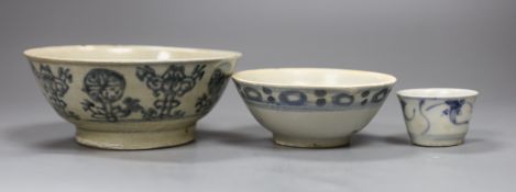 Three Chinese Tek Sing blue and white bowls and a kitchen bowl, tallest 6cm