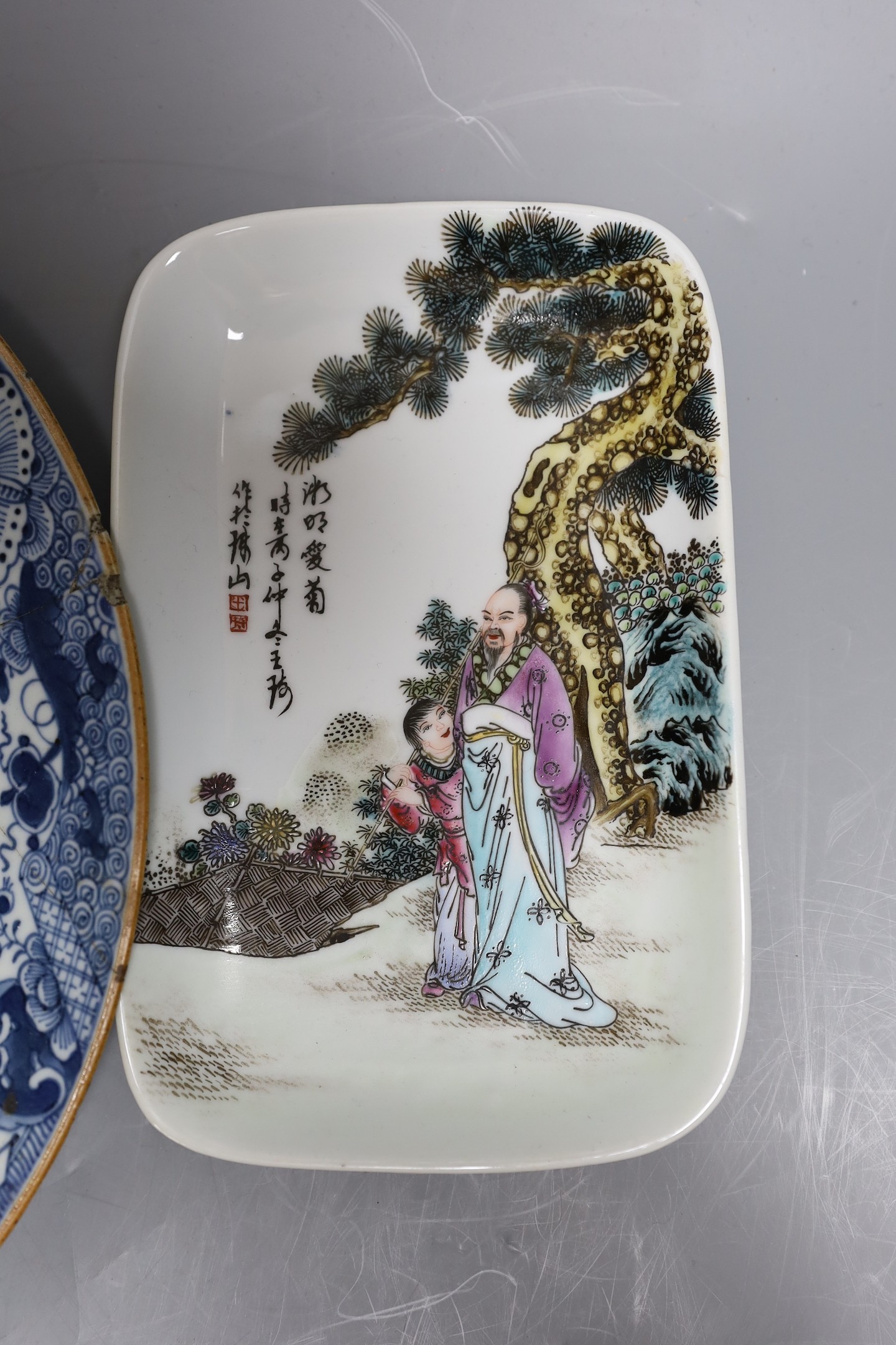 Four 18th / 19th century Chinese plates, and a later dishlargest plate 29 cms diameter, - Image 5 of 6