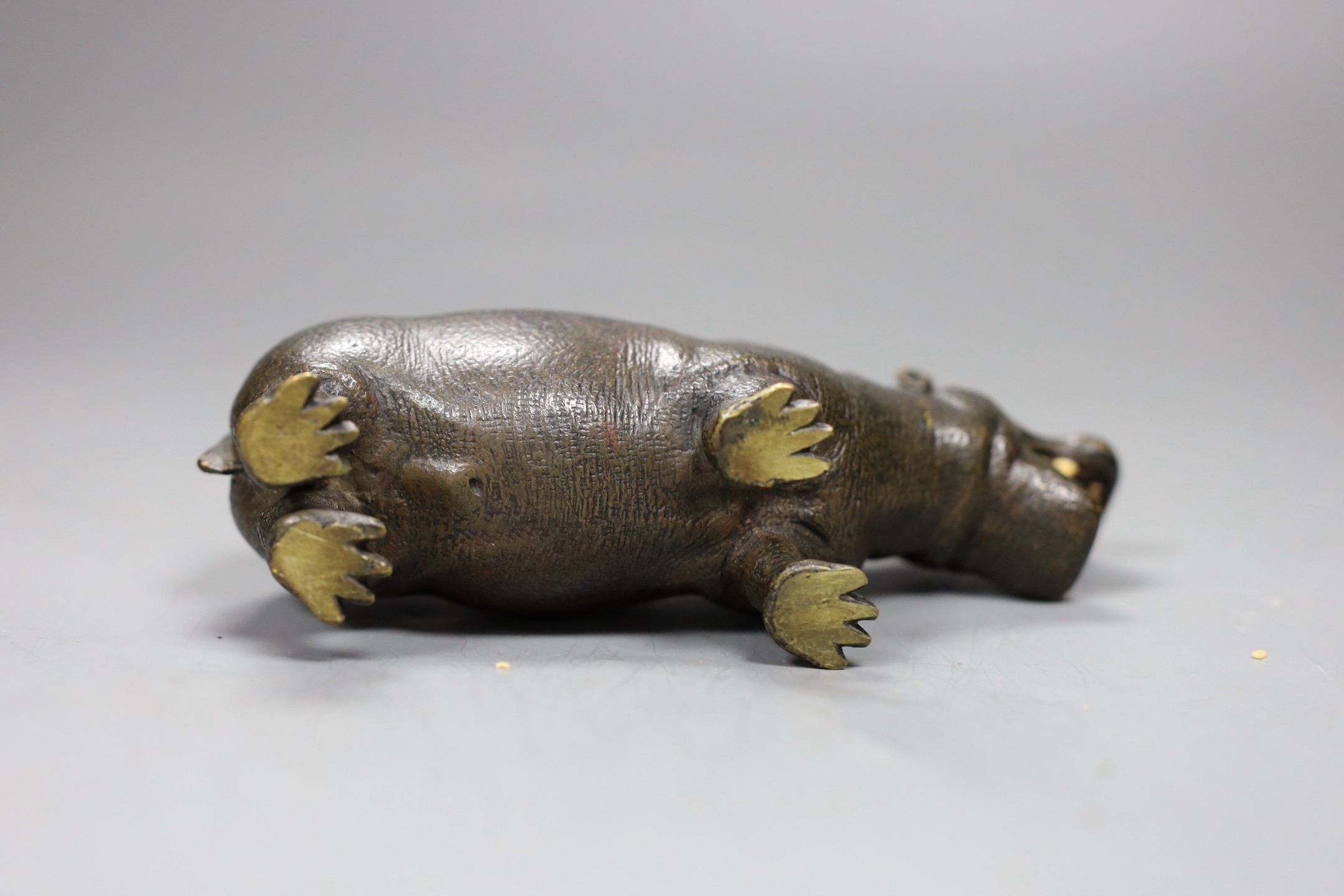 A Viennese cold painted bronze figure of a hippopotamus, 16cm long - Bild 4 aus 4