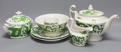 An English porcelain green dragon design part teaset, c.1820,teapot 18 cms high,