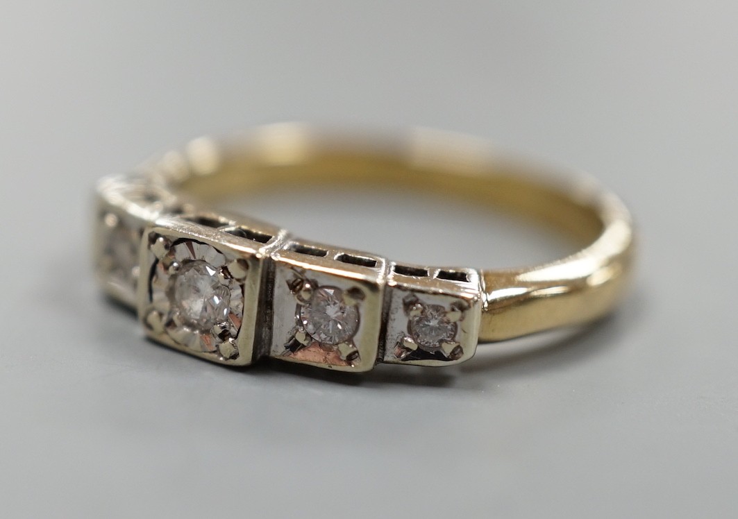 A yellow metal and graduated illusion set five stone diamond half hoop ring, size M/N, gross - Image 3 of 5