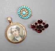 A Victorian yellow metal, turquoise and split pearl set circular brooch, 19mm, a similar garnet