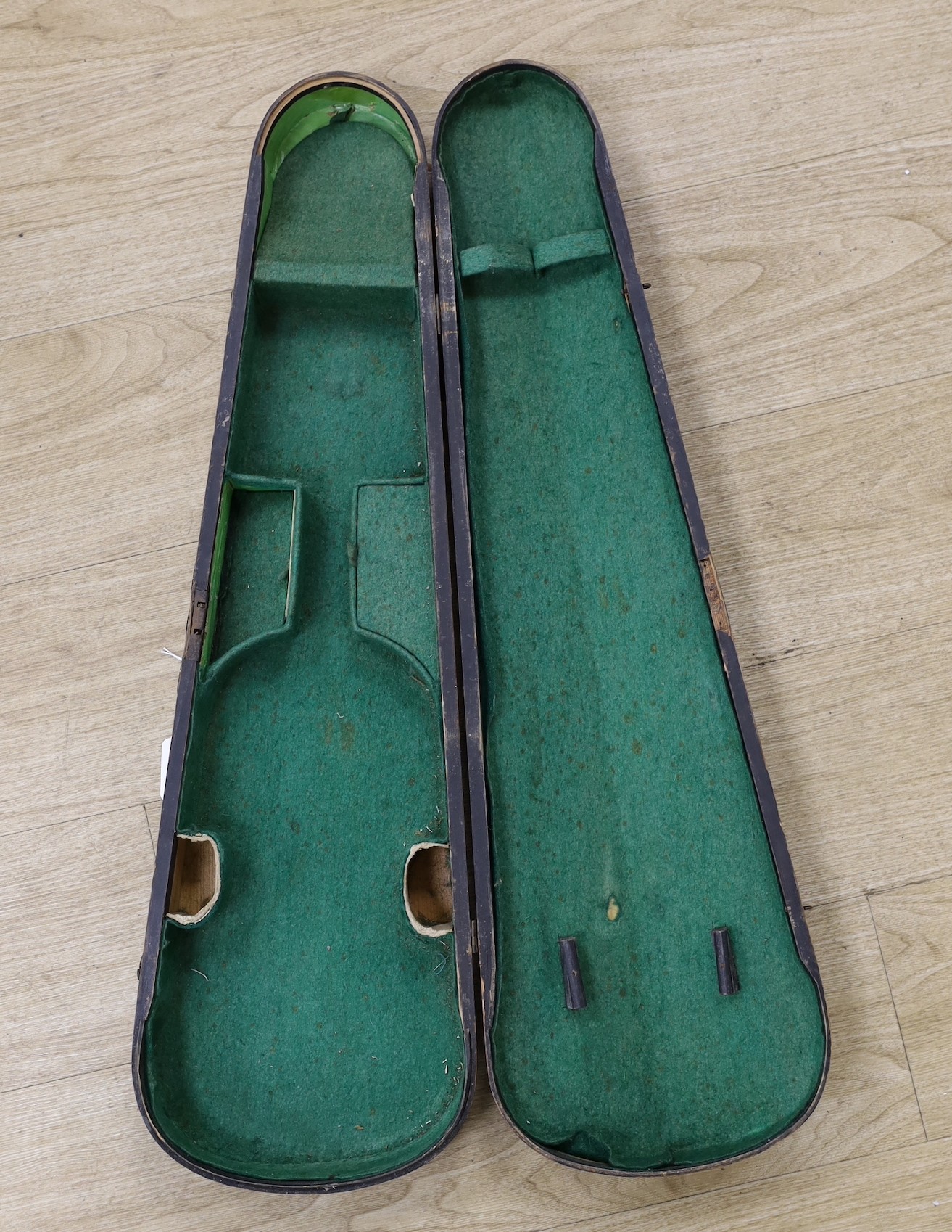 A wooden coffin style violin case, 79cm long - Image 3 of 3