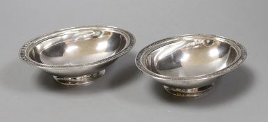 A pair of George V silver oval pedestal nut dishes, by Mappin & Webb, Birmingham, 1929, 12.7cm,