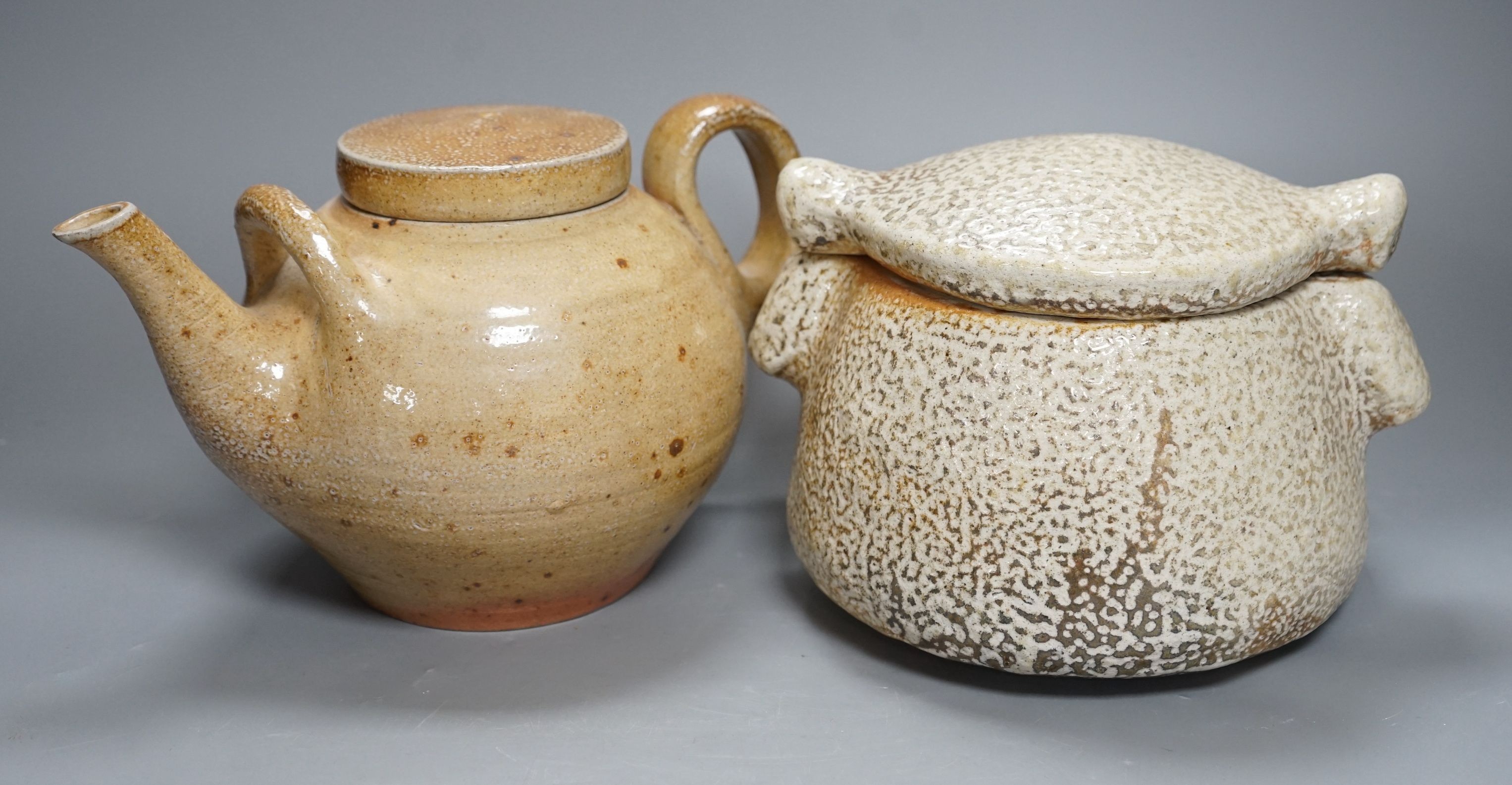Sarah Walton (b.1945), a salt glaze stoneware teapot and cover and a similar jar and cover,