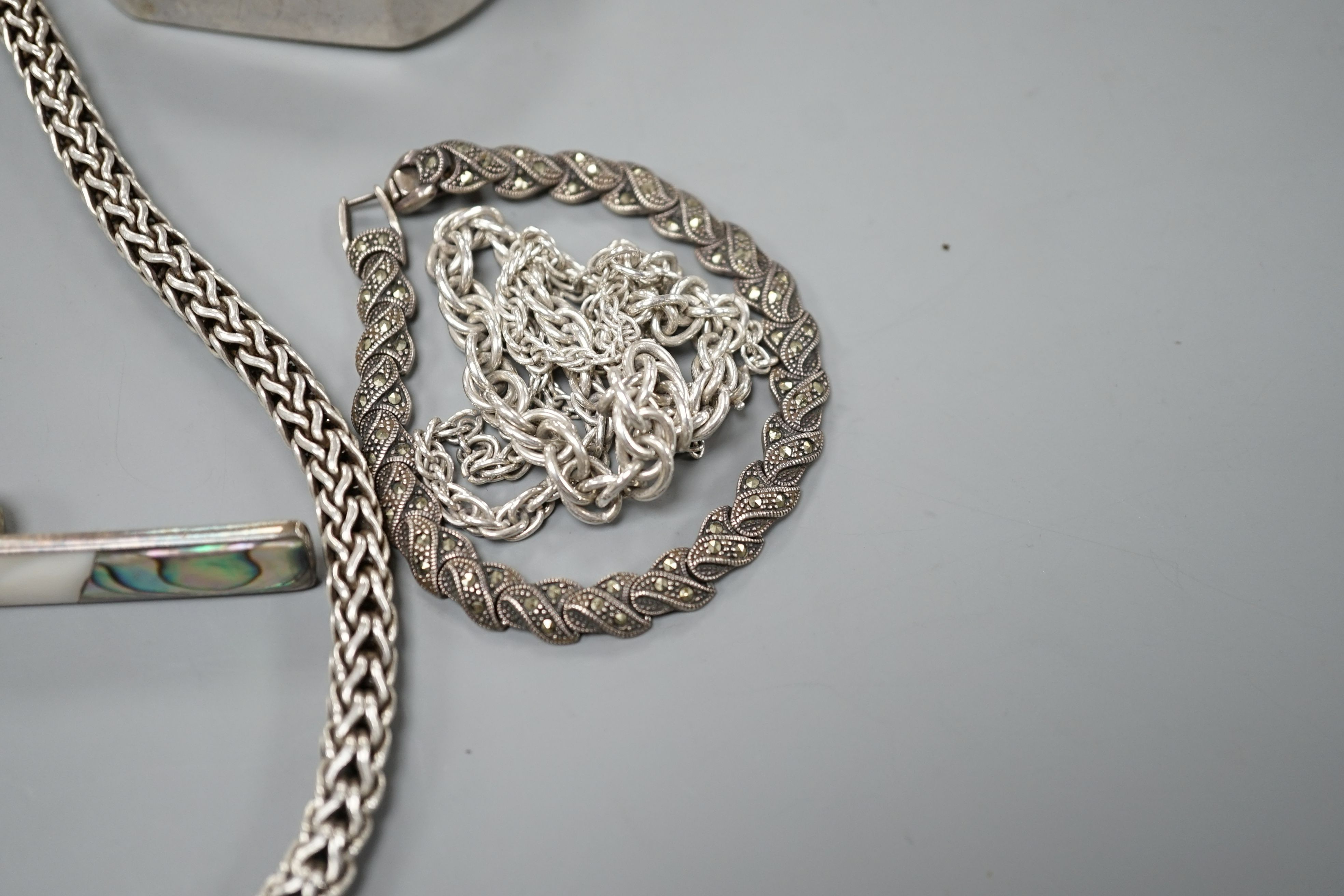 Assorted white metal jewellery including oval locket on albertina, 925 necklace and bracelet, - Image 5 of 6