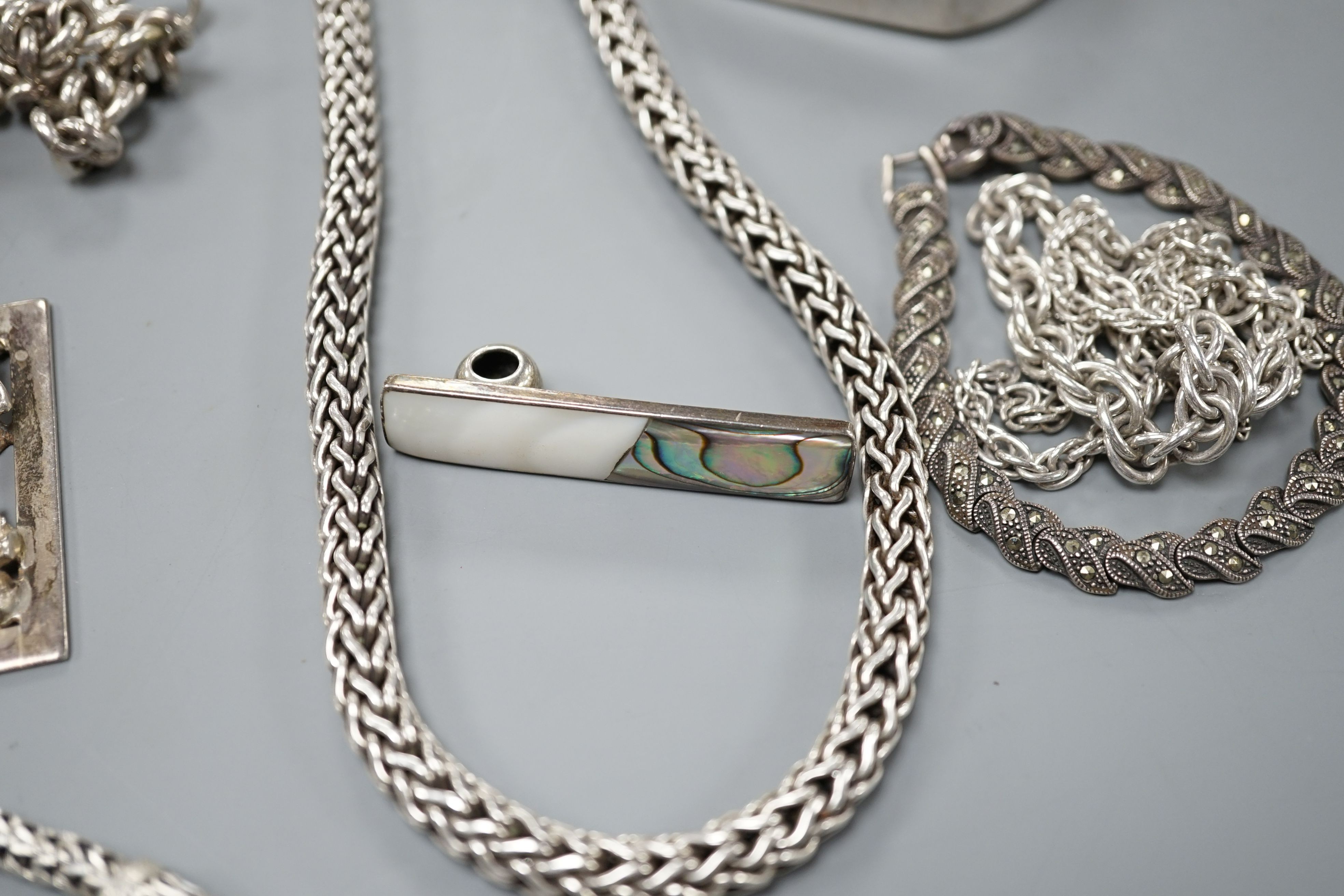 Assorted white metal jewellery including oval locket on albertina, 925 necklace and bracelet, - Image 4 of 6