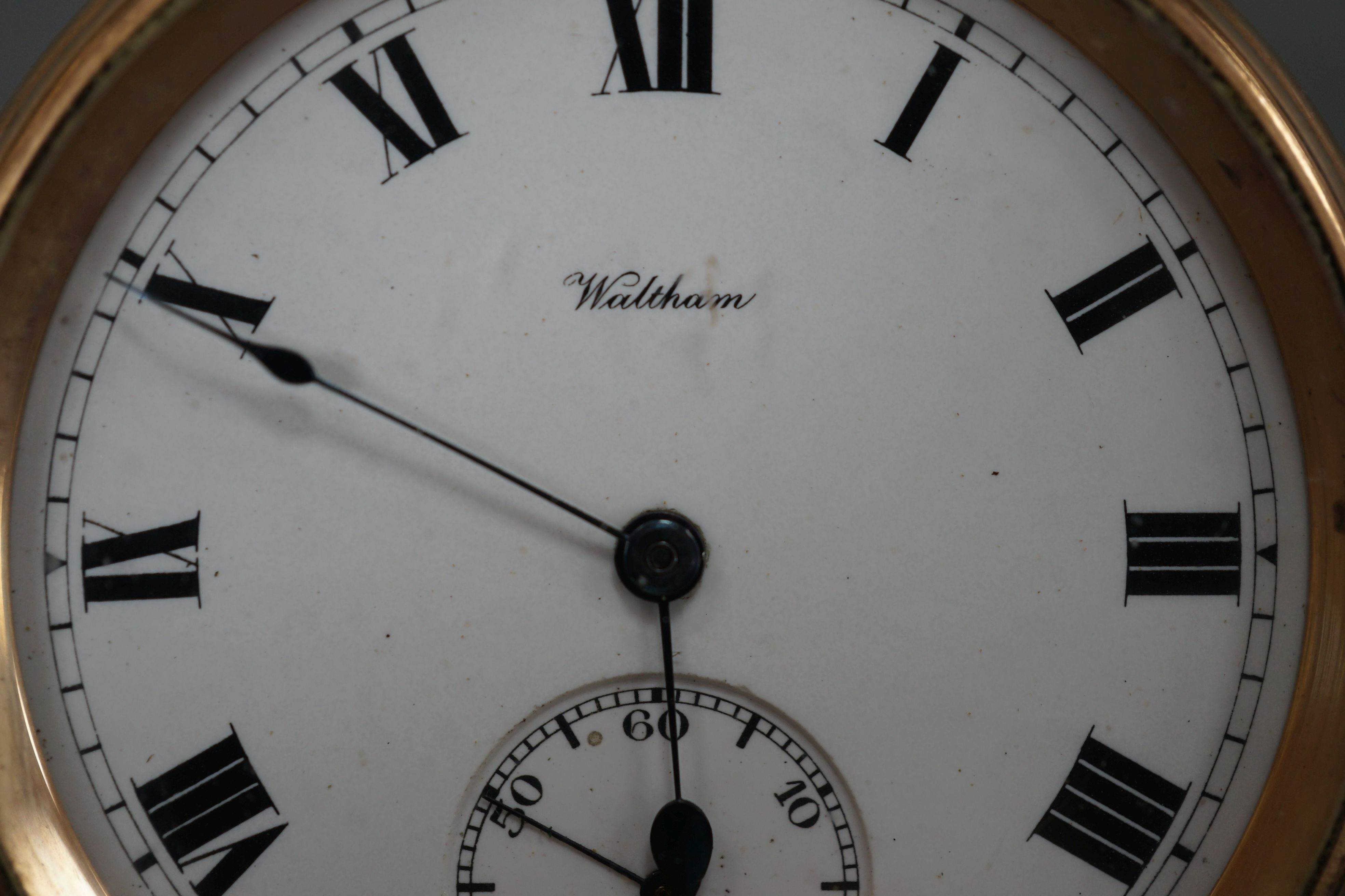 A 9ct gold Waltham keyless pocket watch, with enamelled Roman dial and subsidary seconds, movement - Image 2 of 4
