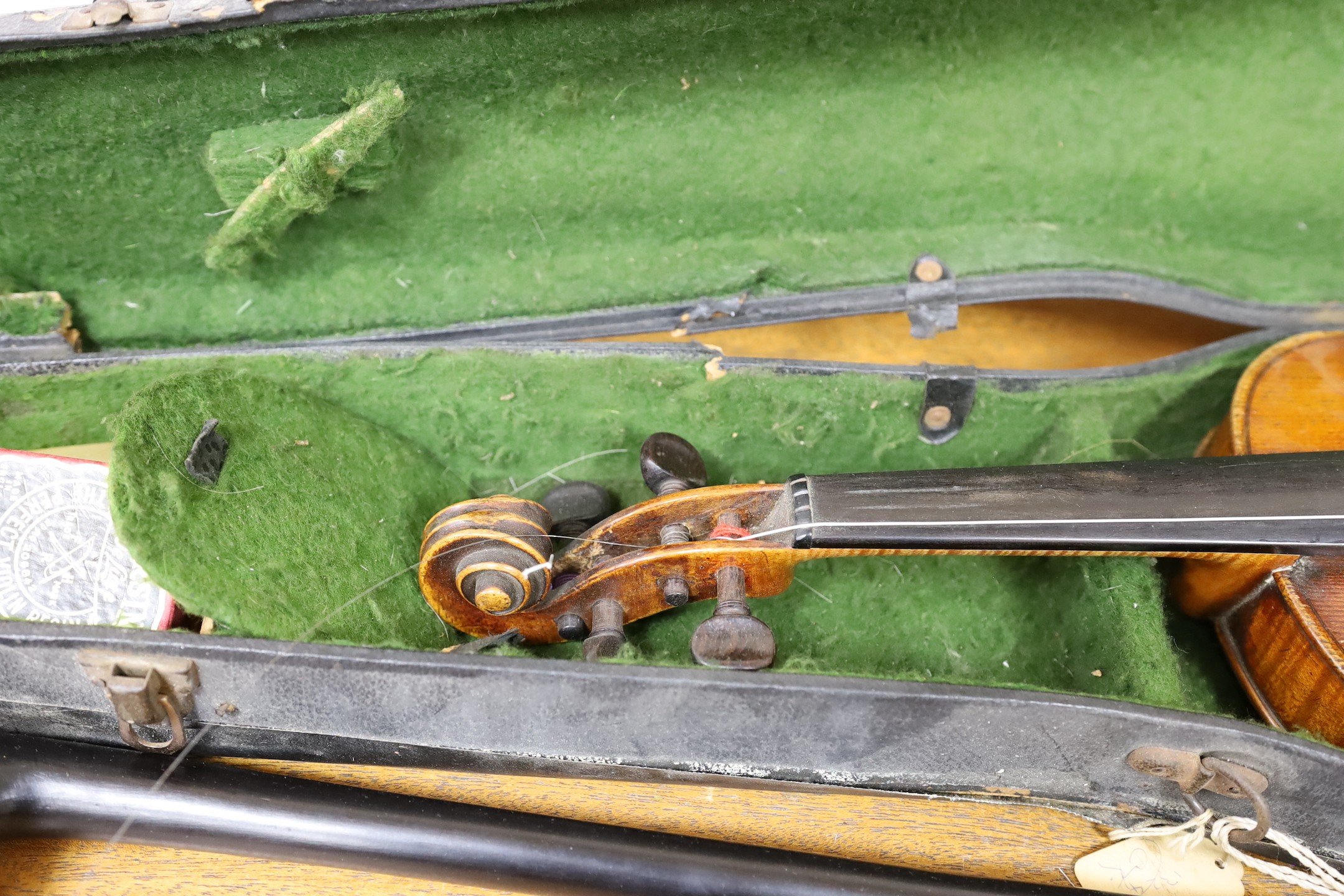 A 19th century cased violin, possibly John Walker - Image 4 of 4