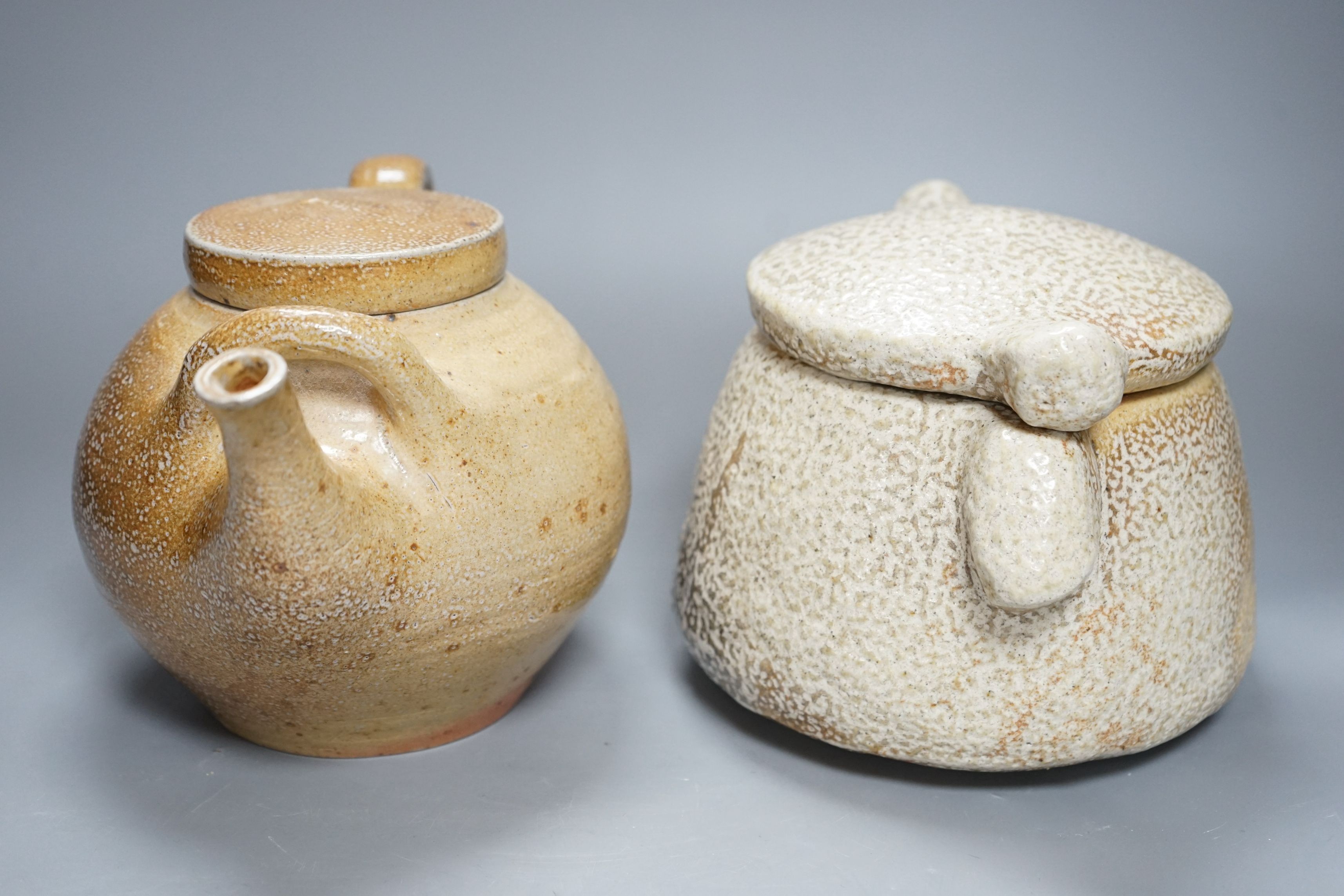 Sarah Walton (b.1945), a salt glaze stoneware teapot and cover and a similar jar and cover, - Image 3 of 6