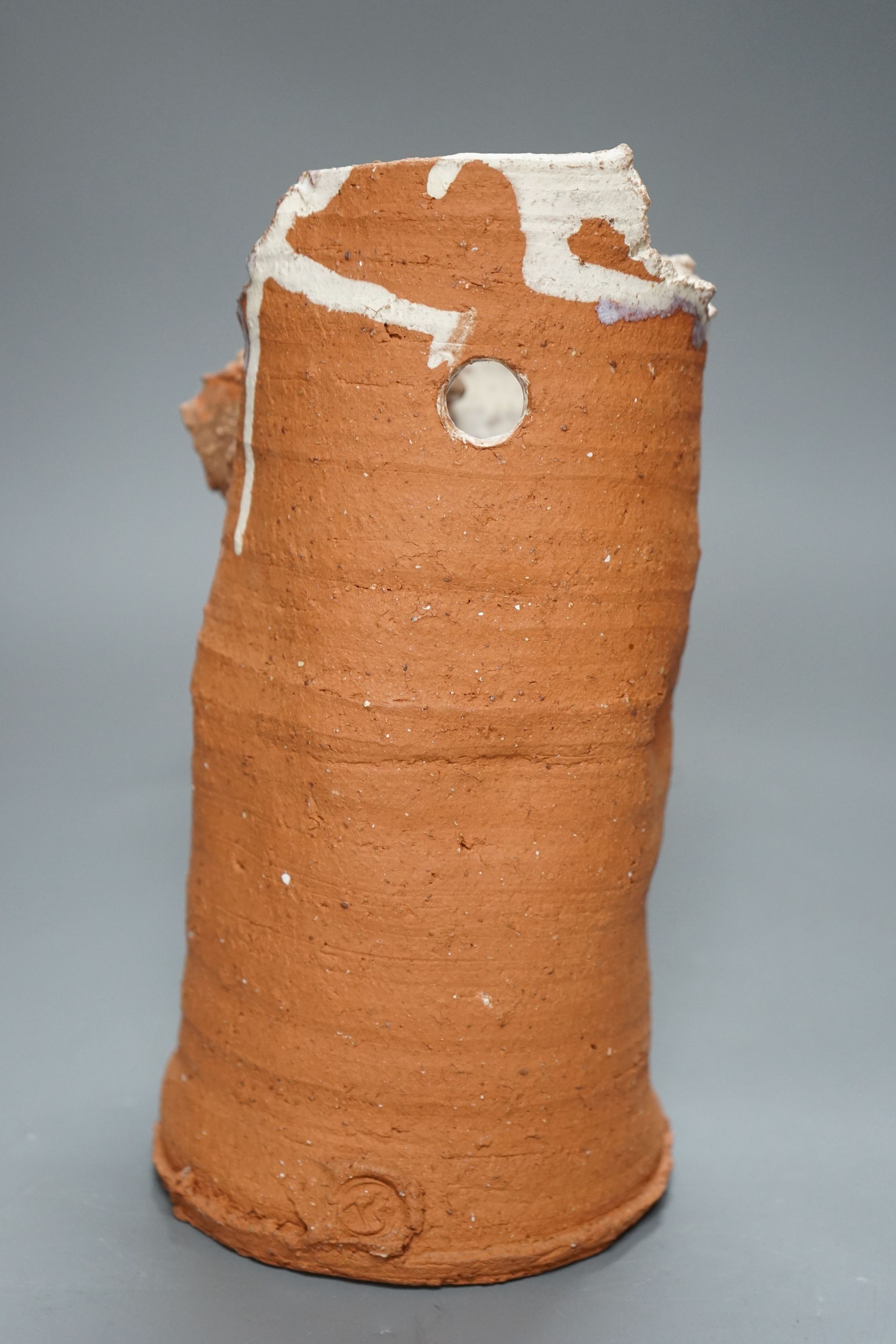 Peter Smith, a thrown terracotta cylindrical vessel with white glaze to the interior and brown - Image 2 of 7
