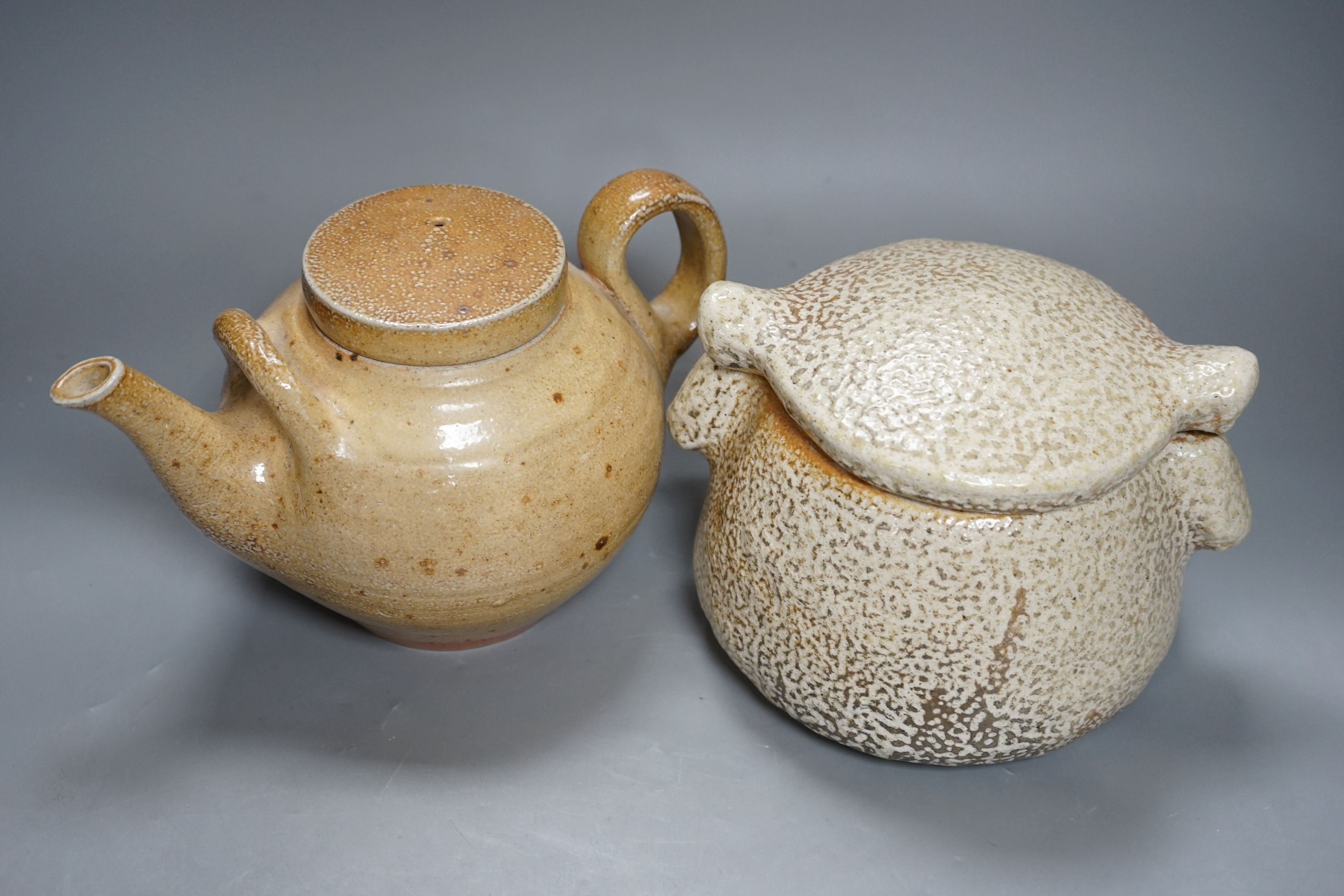 Sarah Walton (b.1945), a salt glaze stoneware teapot and cover and a similar jar and cover, - Image 2 of 6