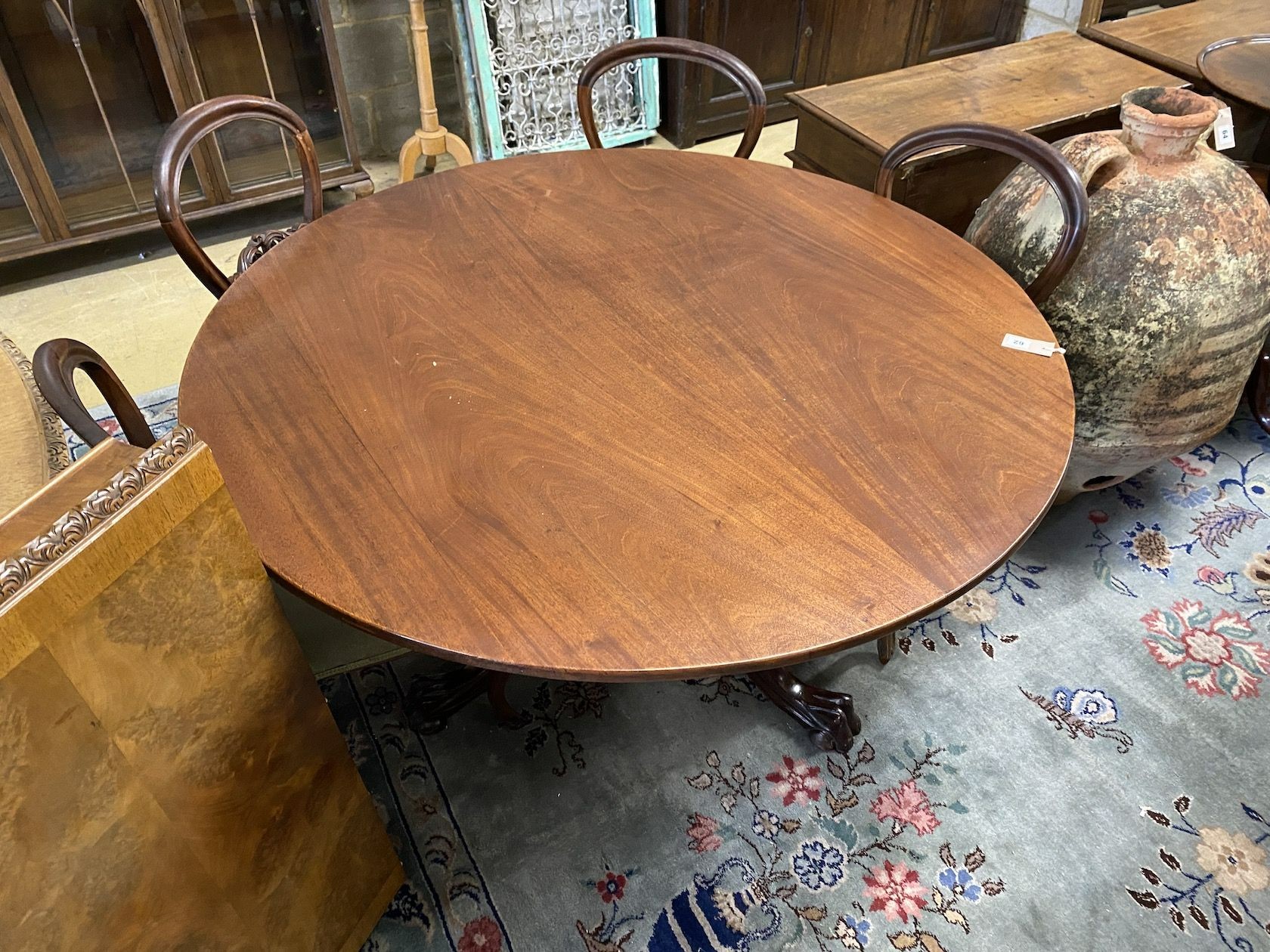 A Victorian circular mahogany breakfast table, diameter 128cm, height 71cm - Image 3 of 3