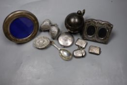 Sundry small silver including a Victorian globular mustard pot, two mounted photograph frames, three