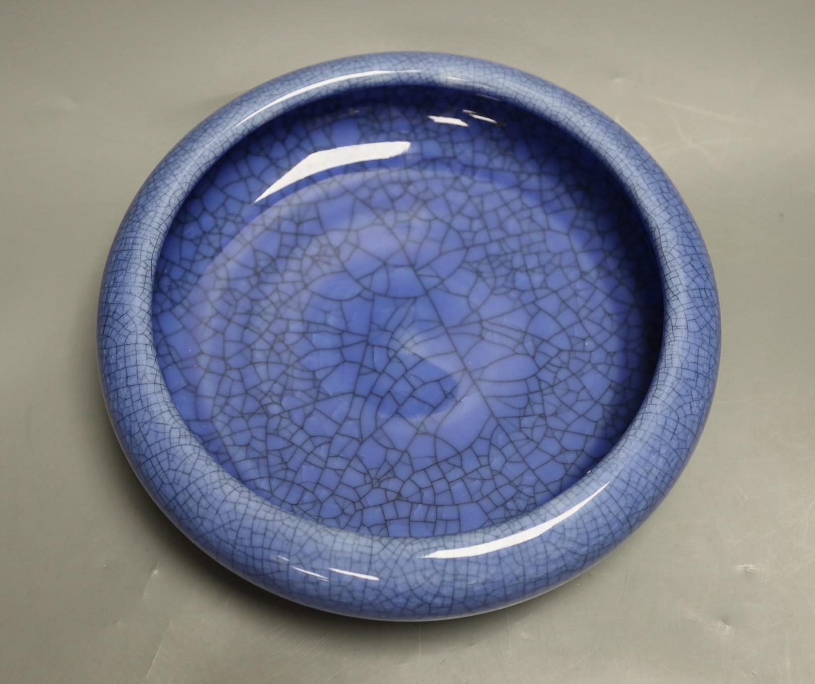 A Chinese blue crackle glaze bowl 25.5cm diameter - Image 2 of 5