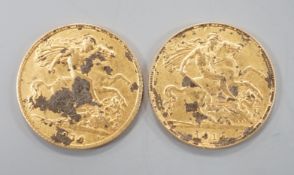 Two George V 1914 gold half sovereigns.