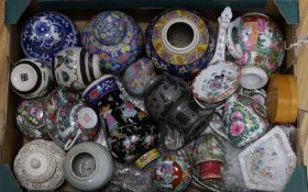 A quantity of decorative Chinese porcelain