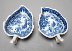 Two Caughley fisherman pattern blue and white pickle leaf dishes, c.1780, one with S mark, 7.5 cm