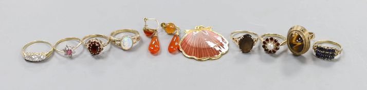 Eight assorted modern 9ct gold and gem set dress rings, a pair of 9ct and carnelian set drop