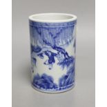 A Chinese blue and white brush pot, 14cm