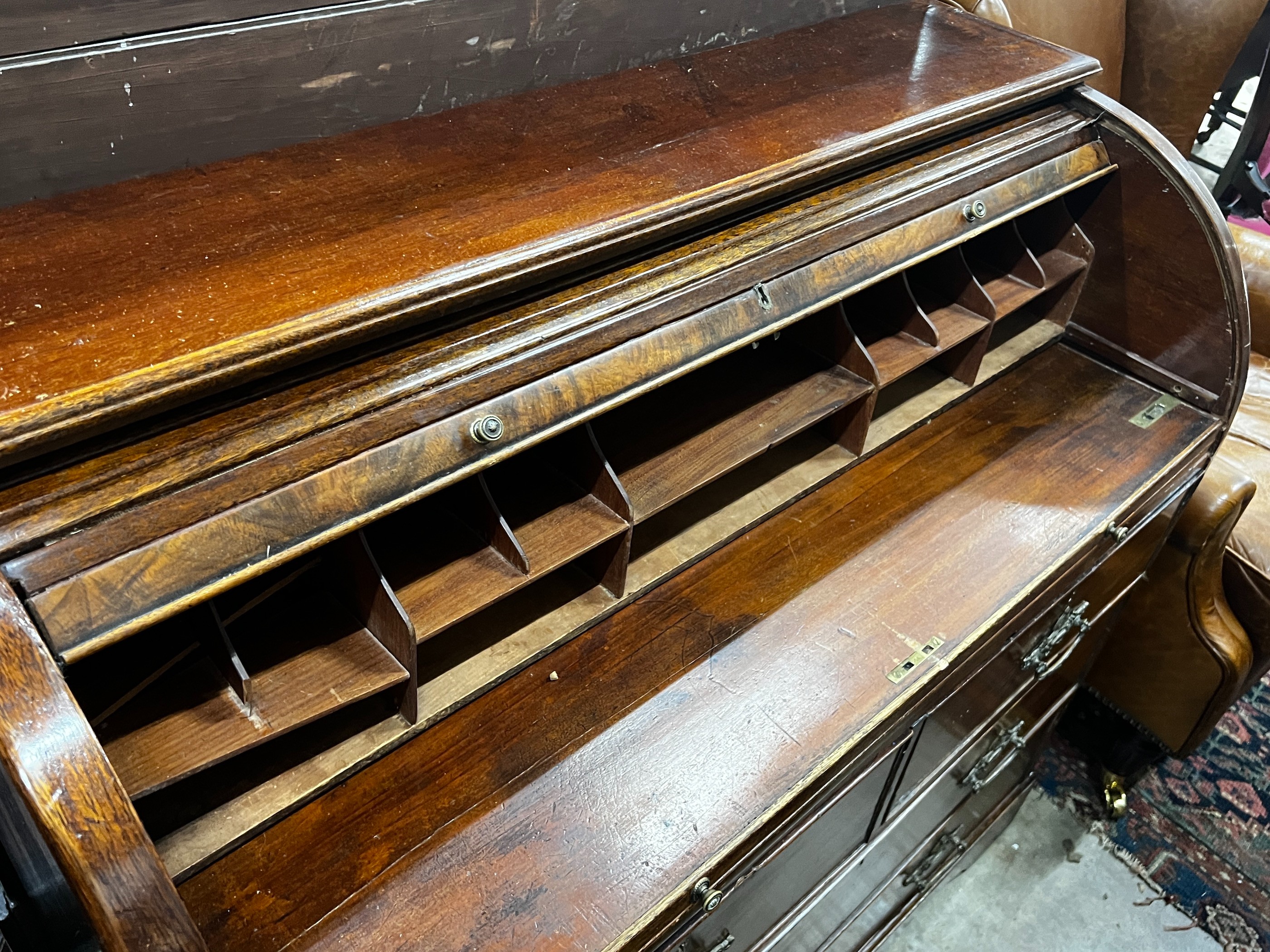 A mahogany tambour fronted cylinder bureau, width 105cm, depth 45cm, height 95cm - Image 2 of 3