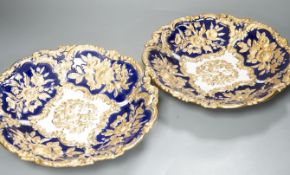 A pair of Meissen moulded wall plates, late 19th/early 20th century, 30.5cm diameter