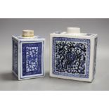 Two Chinese blue and white tea canisters, 19th century, 14cms high