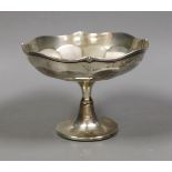 A George V silver pedestal bowl, Birmingham, 1921, height 10.8cm, weighted.