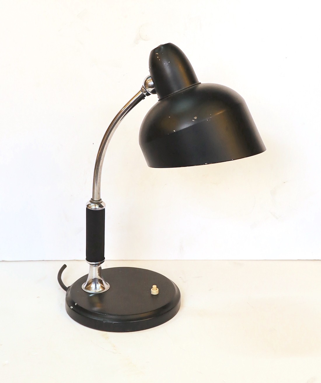 A 1930s German Escolux desk lamp, height 41cm - Image 2 of 4