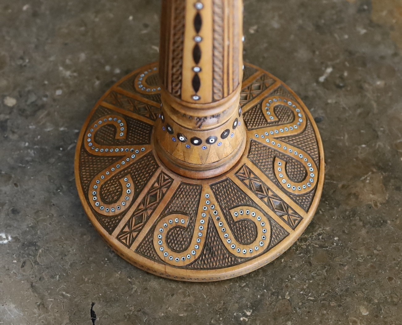 An early 20th century Danish carved and glass bead inset wood lamp base with brass flowerhead - Image 3 of 4