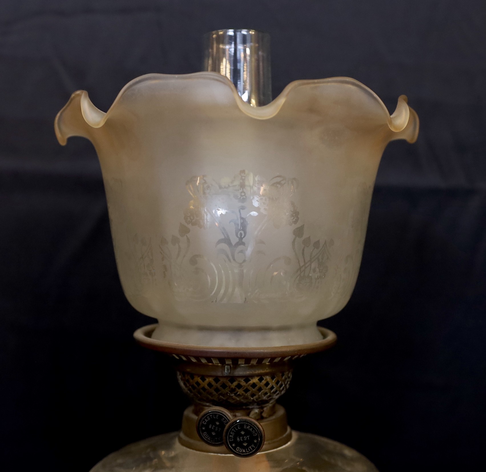 An Edwardian brass Corinthian column oil lamp with cut glass reservoir, Castle Brand mechanism and - Image 2 of 5