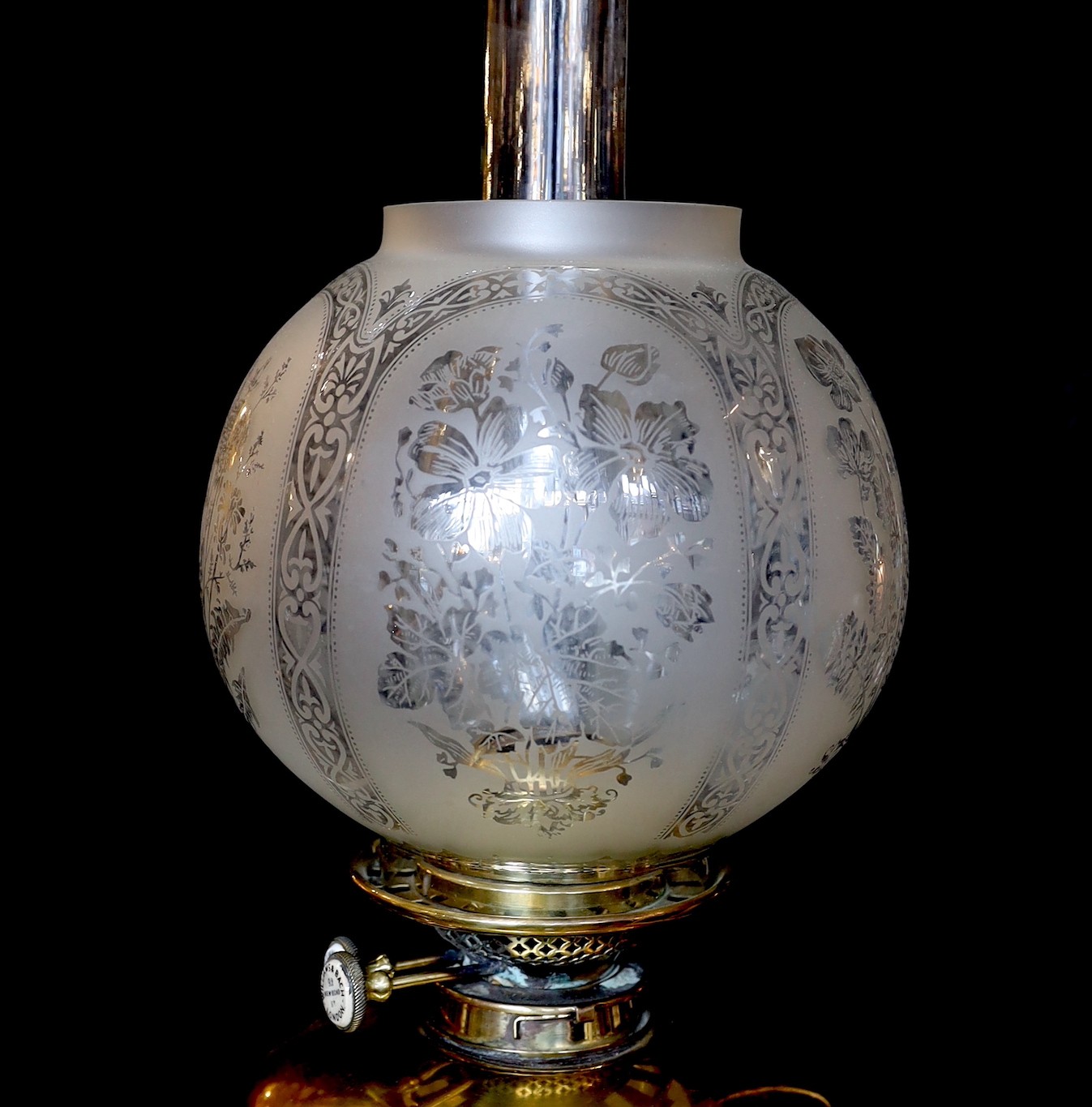 A Victorian brass Regency style Corinthian column telescopic oil lamp standard, with later etched - Image 2 of 4