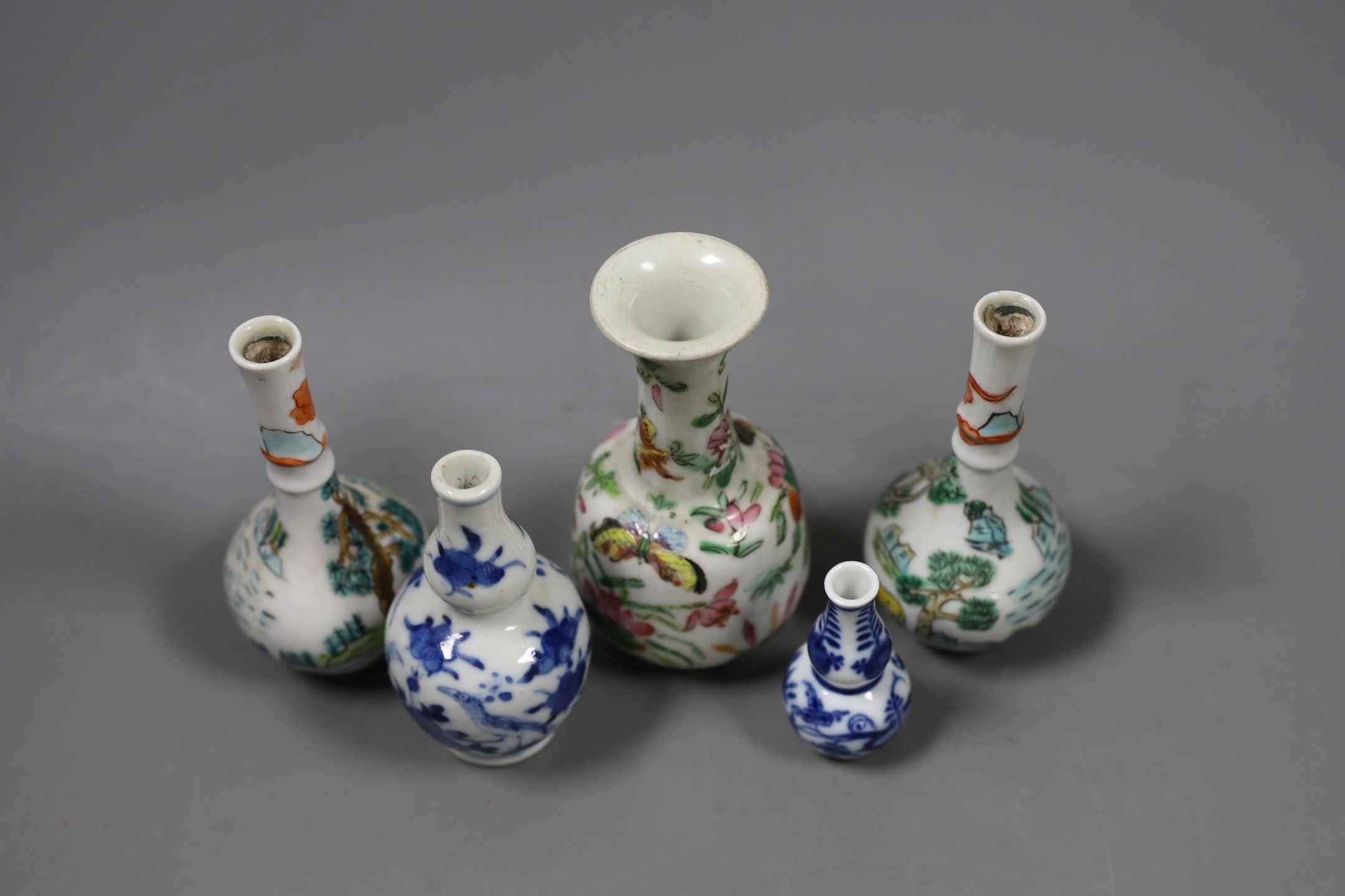 A group of Chinese miniature porcelain bottle vase, 19th/20th century and a Meissen miniature - Image 3 of 4