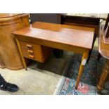 A Borge Mogensen for Soborg Mobelfabrik teak desk, model 131, length 100cm, depth 60cm, height 74cm