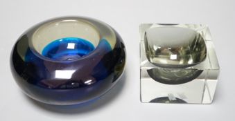 Two Murano coloured glass bowls, largest 10cm