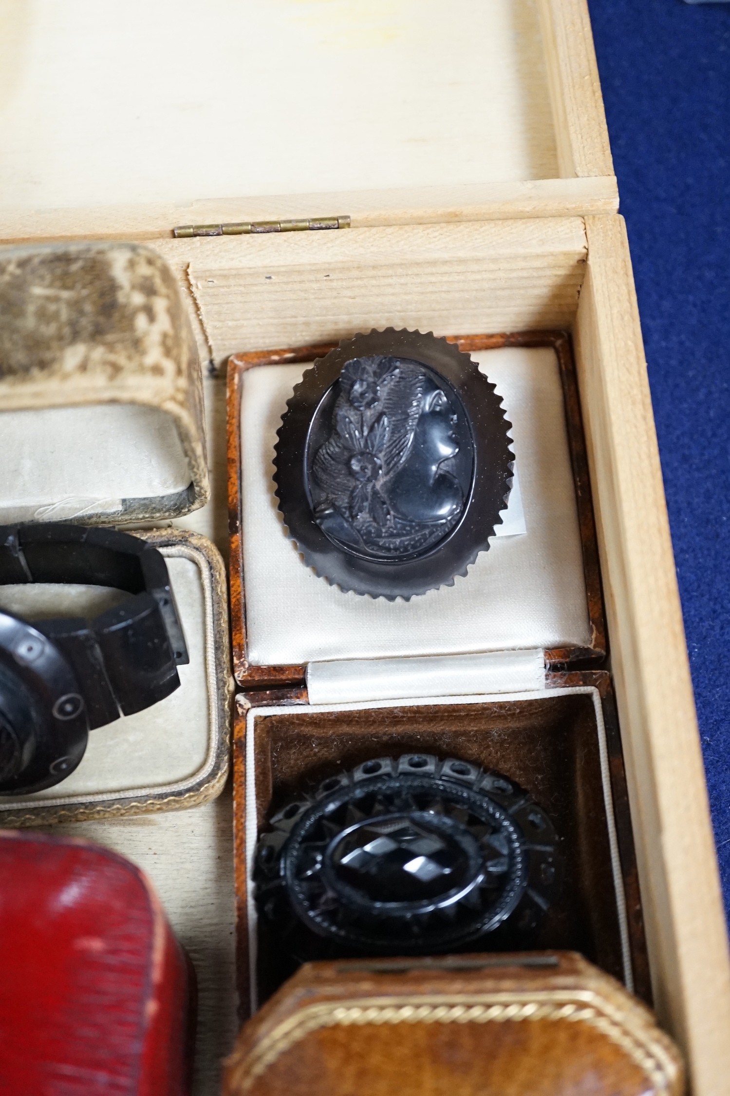 A group of assorted Whitby jet jewellery including three brooches, largest approximately 47mm, three - Image 4 of 4