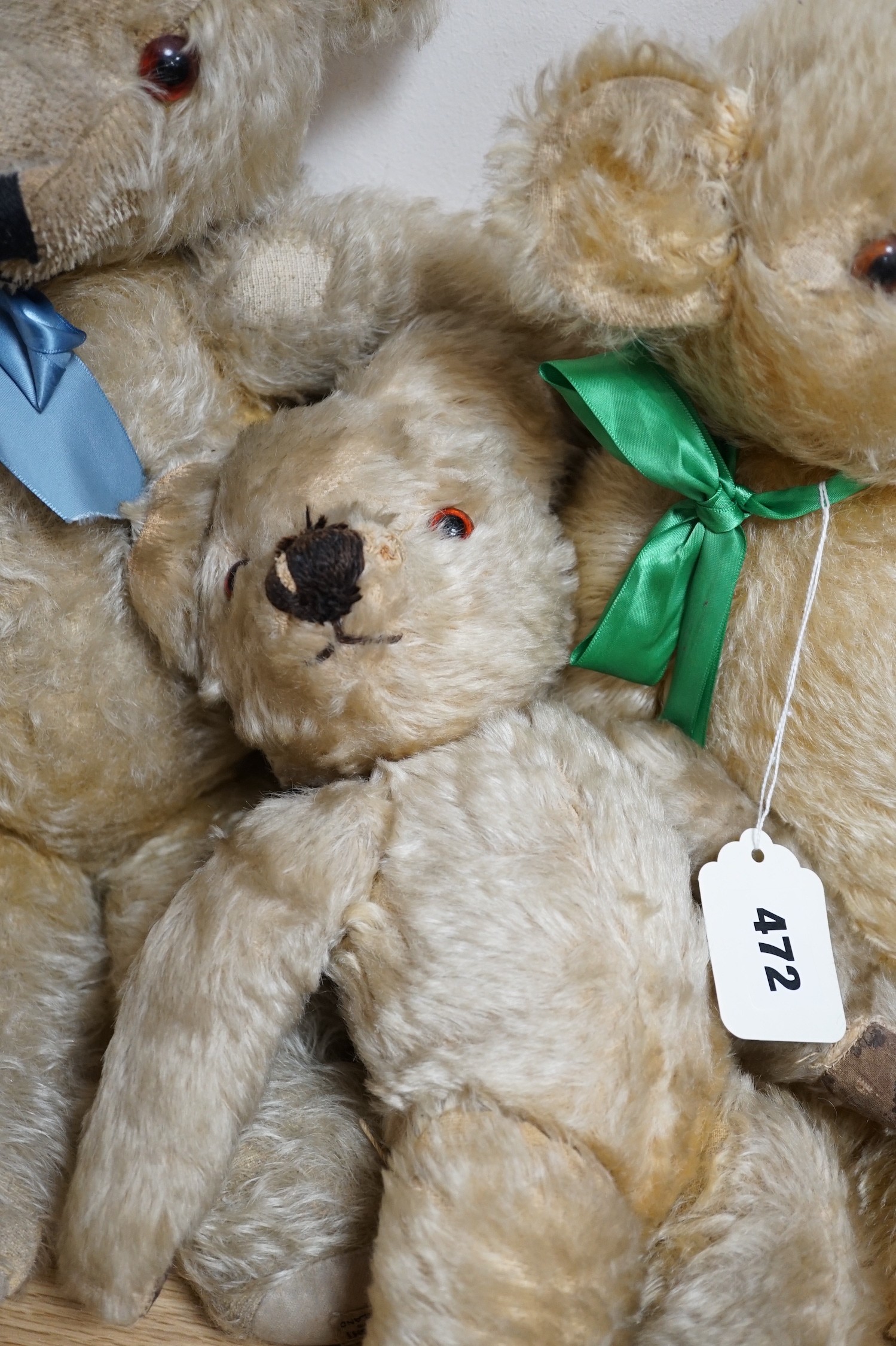 Three mid 20th century teddy bears including one Chad Valley and one Merrythought - Bild 3 aus 4