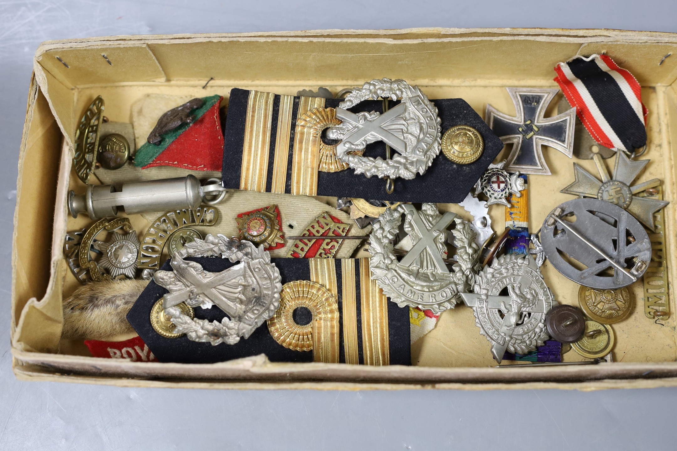 A mixed collection of German Third Reich and other military badges and buttons - Image 2 of 4