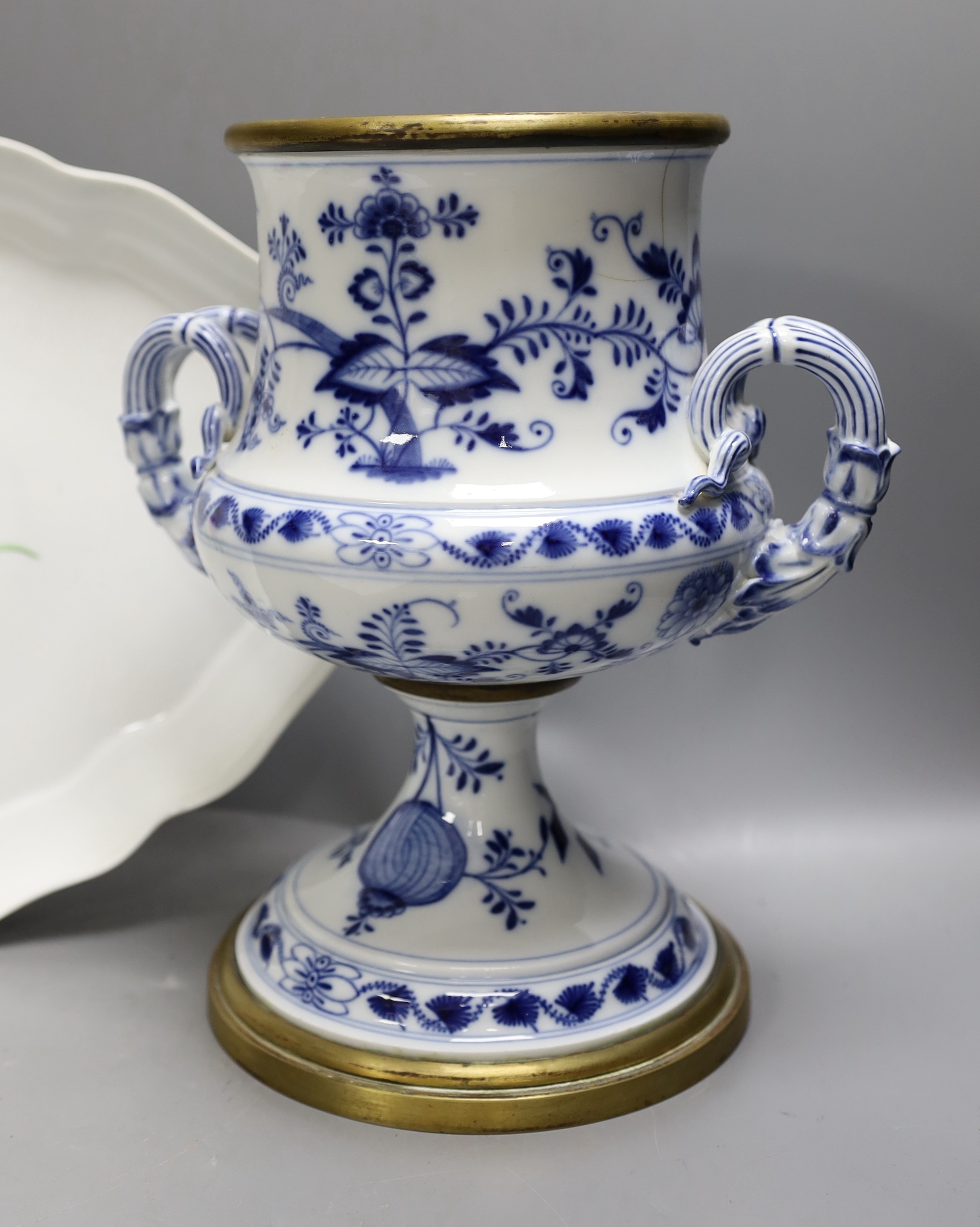A blue and white Meissen oil lamp stem and an oval Meissen floral platter, 37cm wide - Image 5 of 8