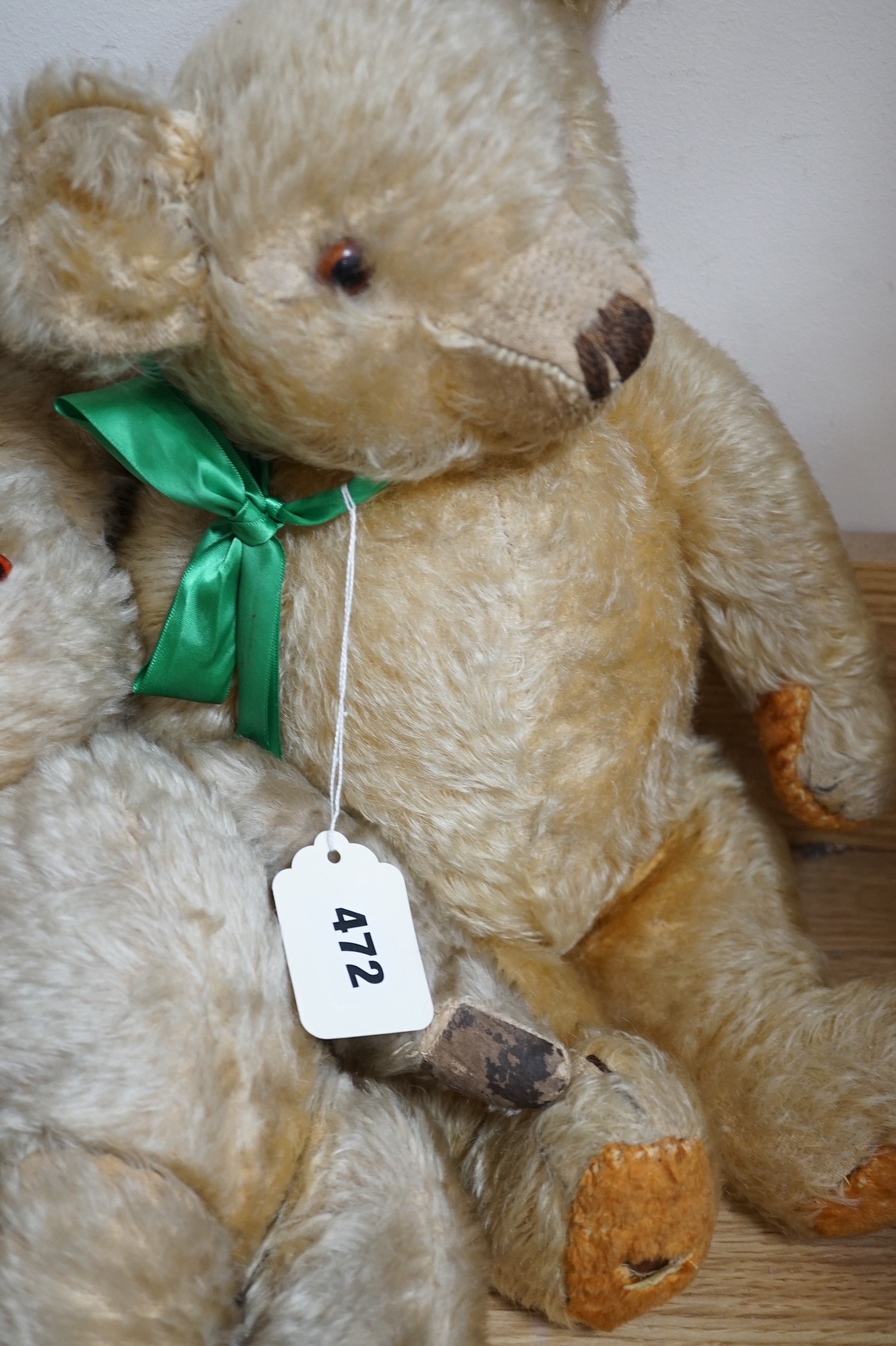 Three mid 20th century teddy bears including one Chad Valley and one Merrythought - Bild 4 aus 4